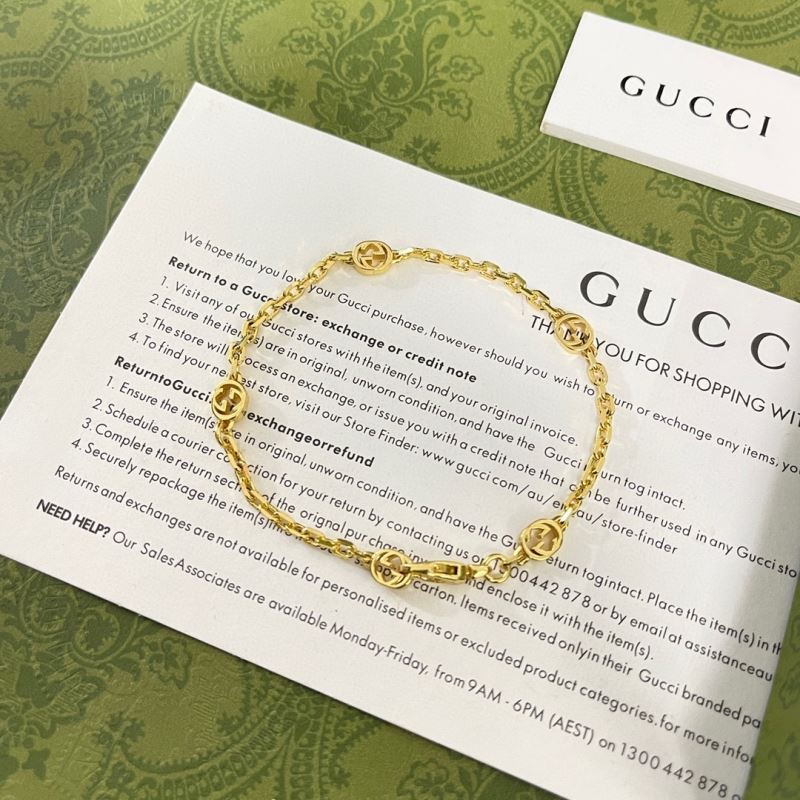 G*u*i bracelets